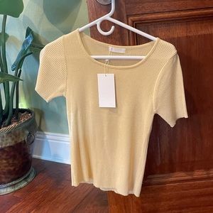 ribbed thin knit material yellow square neck short sleeve top
